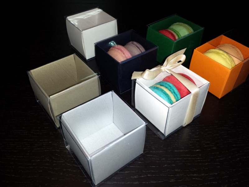 Cutii marturii nunta cu 2 macarons